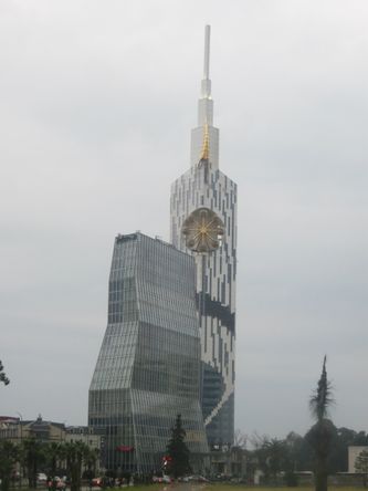 A Batumi quelques constructions sont un peu fantasque! Peut-être que dans une centaine d'année on appellera ça le style oligarque...
