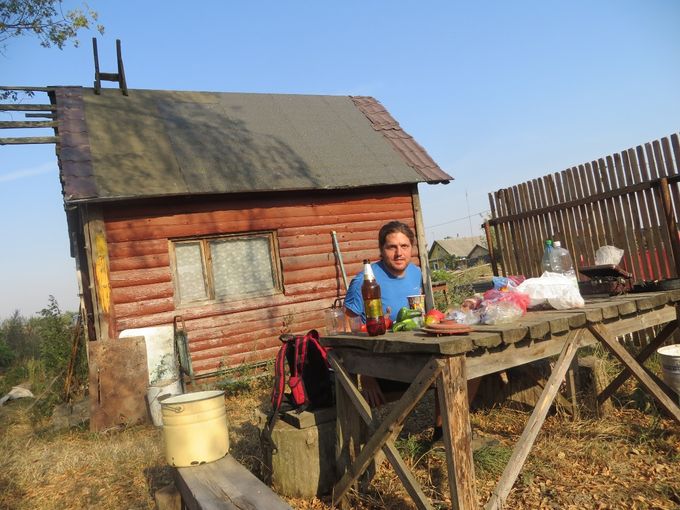 
Cabane dans un terrain vague biélorusse.
