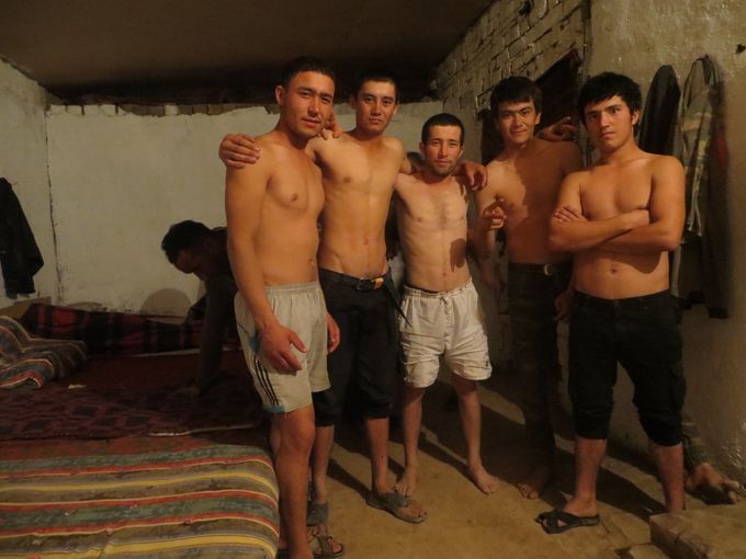 
Dortoir de travailleurs ouzbeks (Kazakhstan).
