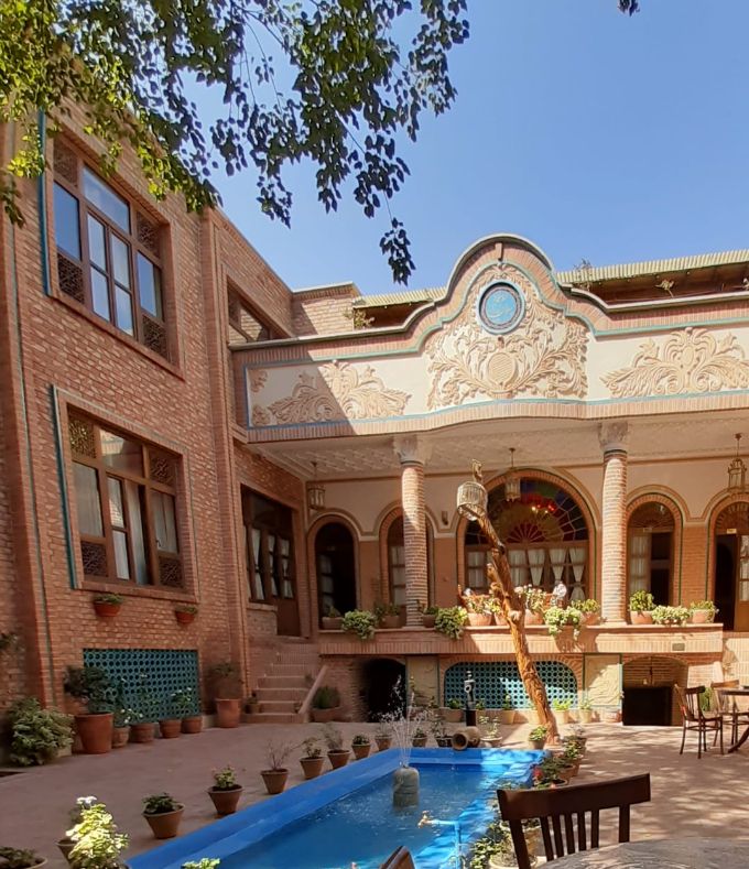 Hôtel très bon marché dans un coin touristique d'Iran